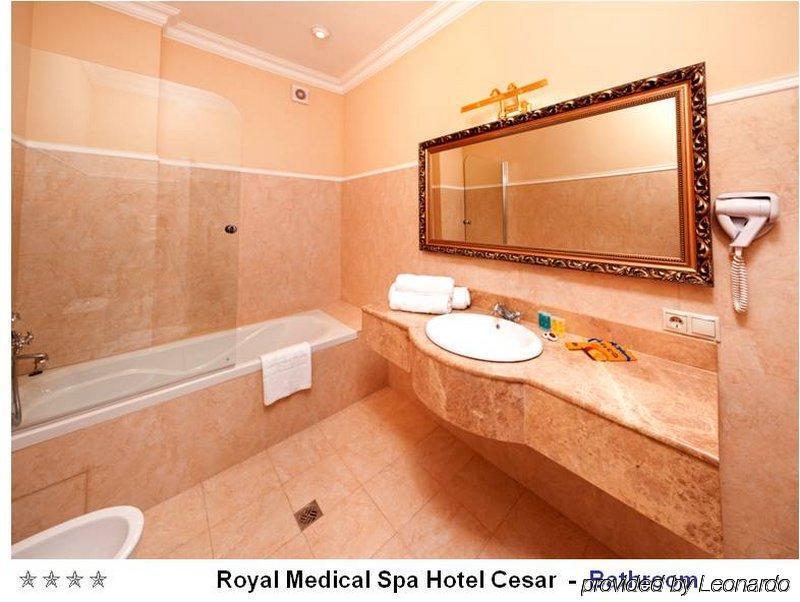Royal Medical Cezar Hotel Truskavets Exterior foto